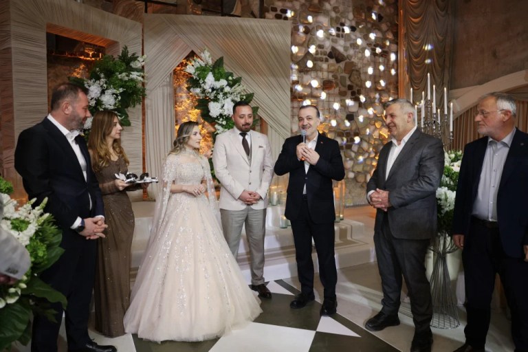 AK Parti’li İbrahimoğlu ve Kardeş Nişanlandı