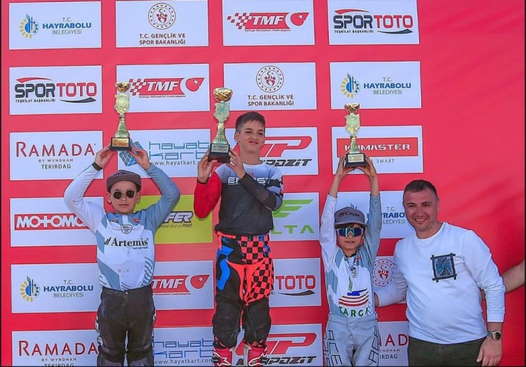 Kağıtspor’dan ulusal ve uluslararası başarılar