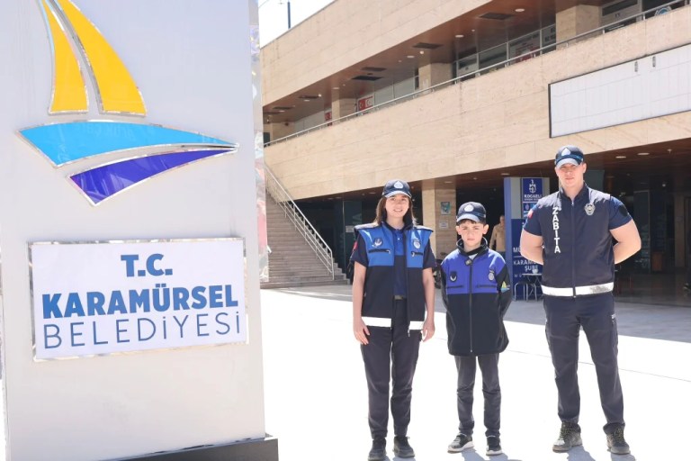 Karamürsel’de 23 Nisan Coşkusu: Minik Başkanlar İş Başında