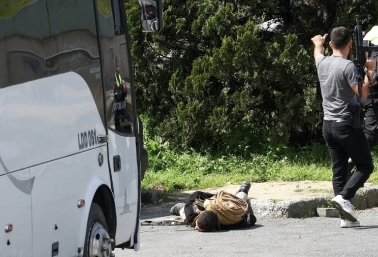 İstanbul’da konsolosluk yakınında çatışma!