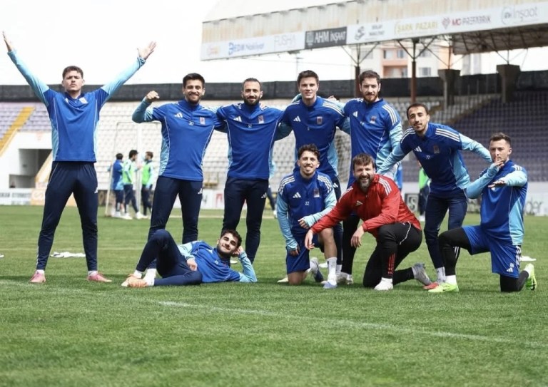 Gebzespor, Mardin 1969 Spor maçına hazırlanıyor