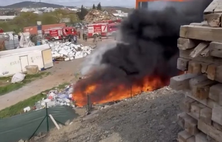 Gebze’de geri dönüşüm tesisinde yangın