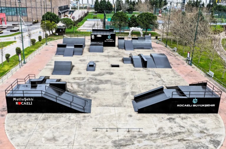 Sekapark Skate Park yenilendi, gençlerin beğenisini kazandı