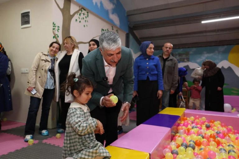Dilovası’nda Çocuk Oyun Evi Yeniden Açıldı