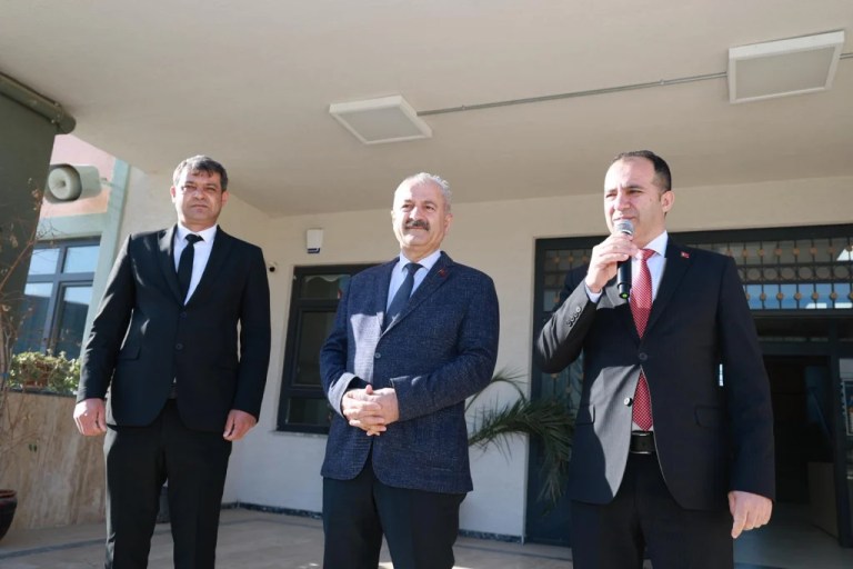 İbn-i Sina MTAL’de protokolün katıldığı bayrak töreni