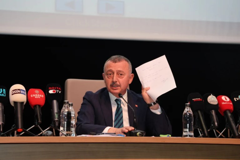 Büyükakın’dan 19 Mayıs’a saygısızlık çıkışı!