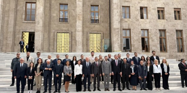 Karamürsel heyeti Özel ile Meclis’te bir araya geldi