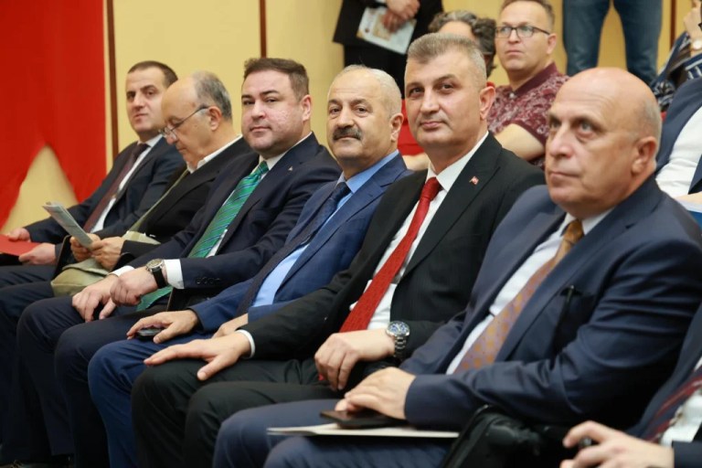 Başkan Sezer Hatay’da deprem tecrübelerini paylaştı