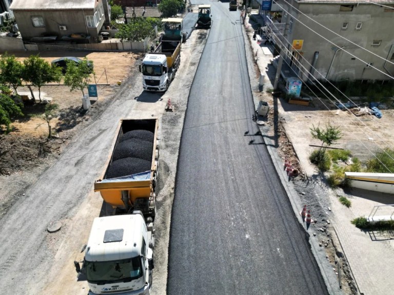 Çayırova Uğur Mumcu Caddesi yenileniyor