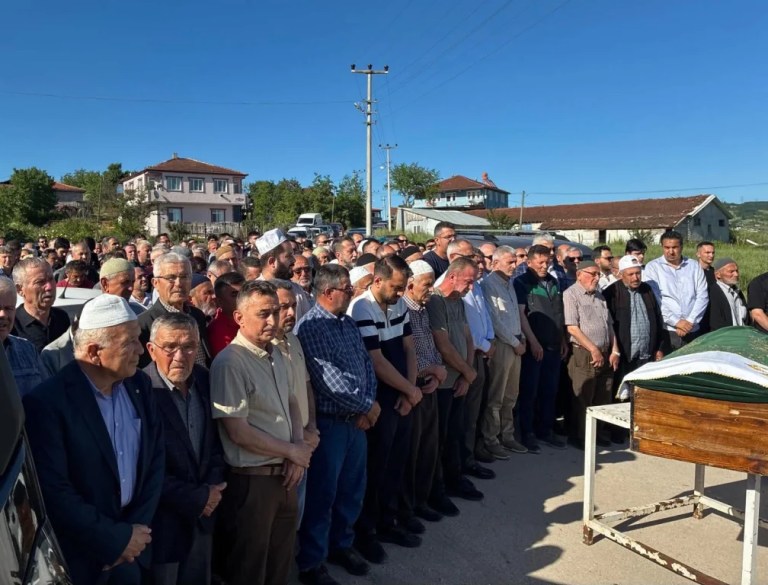 AK Partili Vedat Gülcan’ın acı günü