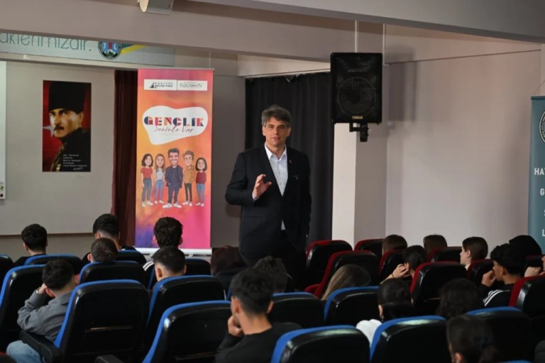 Başkan Kocaman’dan gençlere gelecek rehberliği