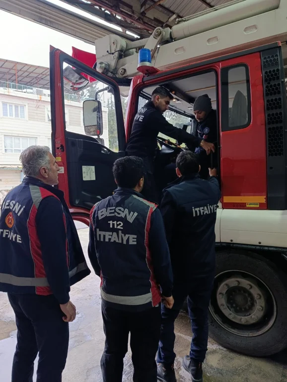 Kocaeli İtfaiyesi tecrübesini Besni’ye aktardı