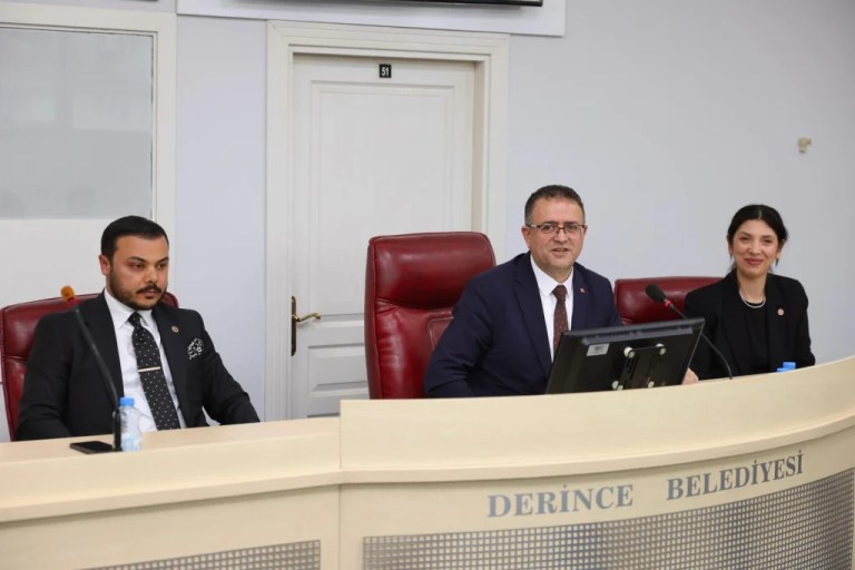 Derince Belediyesi’ne 12 yeni araç