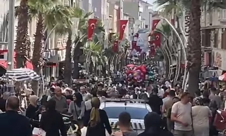 Kocaeli’de Arefe Günü Bayram Alışverişi Yoğunluğu