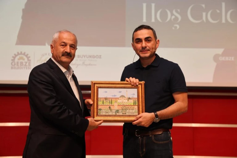 Beyhan Budak Gebze’de sevenleriyle buluştu