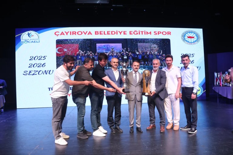 Çayırova sporcuları ödül törenine damga vurdu - 2. görsel