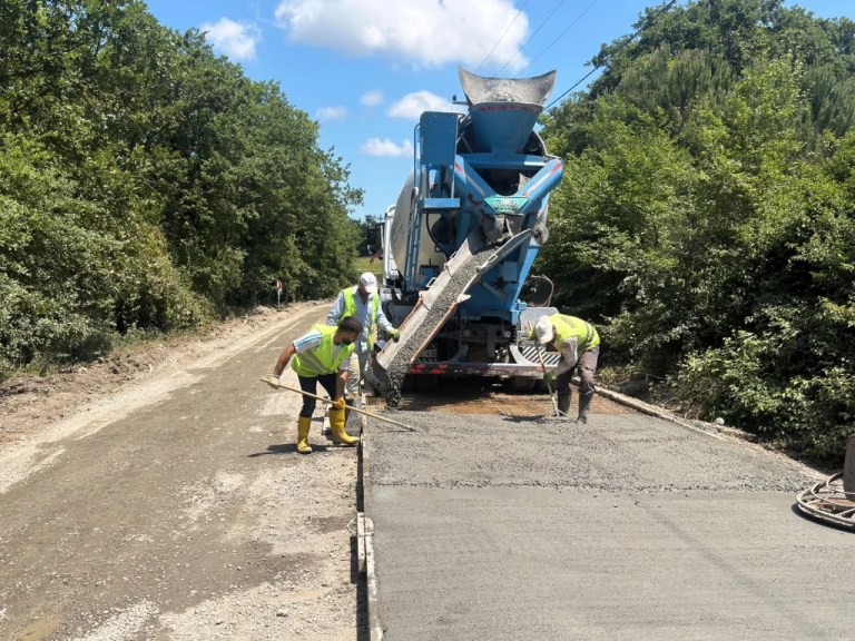 Gebze Duraklı’da beton yol onarılıyor