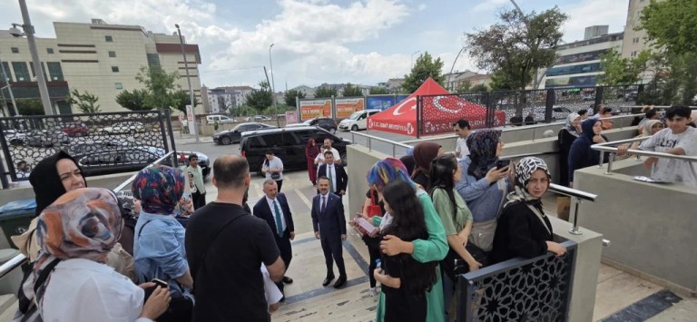 Vali ve Başkan’dan LGS velilerine moral