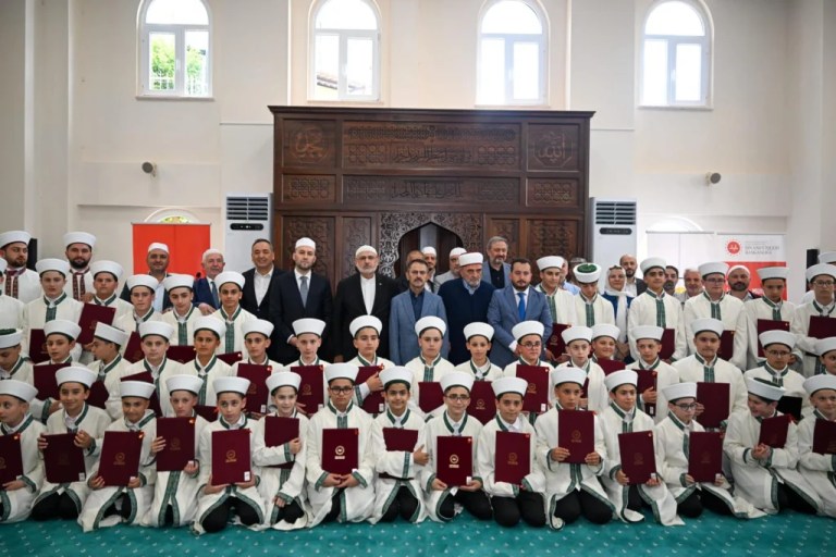 Vali Aktaş hafızlık coşkusuna ortak oldu