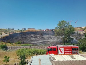 Çayırova’da hastane şantiyesinde yangın!