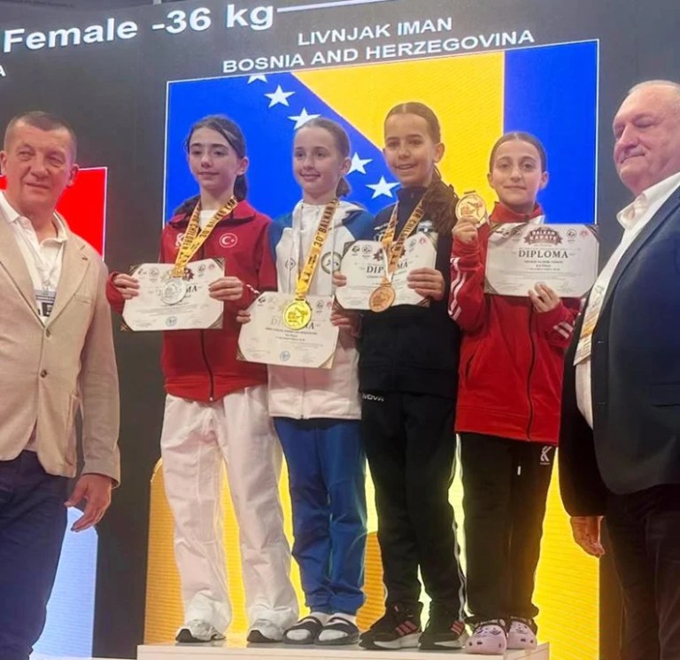 Körfezli Hiranur Yıldırım karatede Balkan üçüncüsü oldu