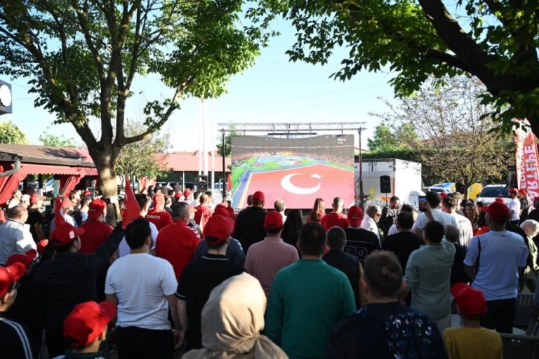 Kartepe’de Milli Takım coşkusu yaşandı