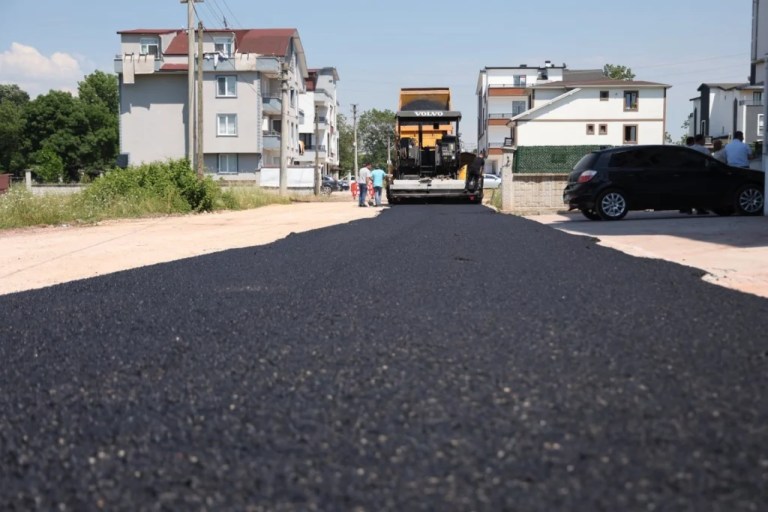 Kartepe’de asfalt çalışmaları hızlandı