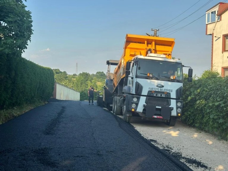 Kartepe’de asfalt çalışmaları hız kesmiyor