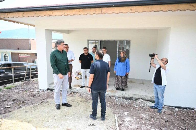 Kartepe’de yeni muhtarlık binaları yükseliyor