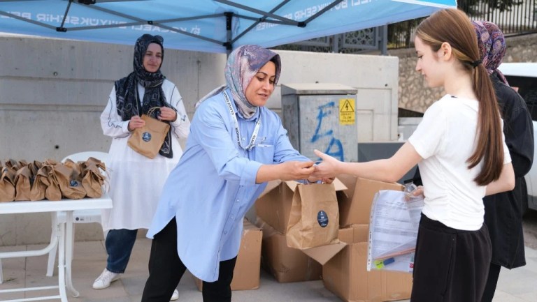LGS Günü Öğrencilere Büyükşehir Desteği