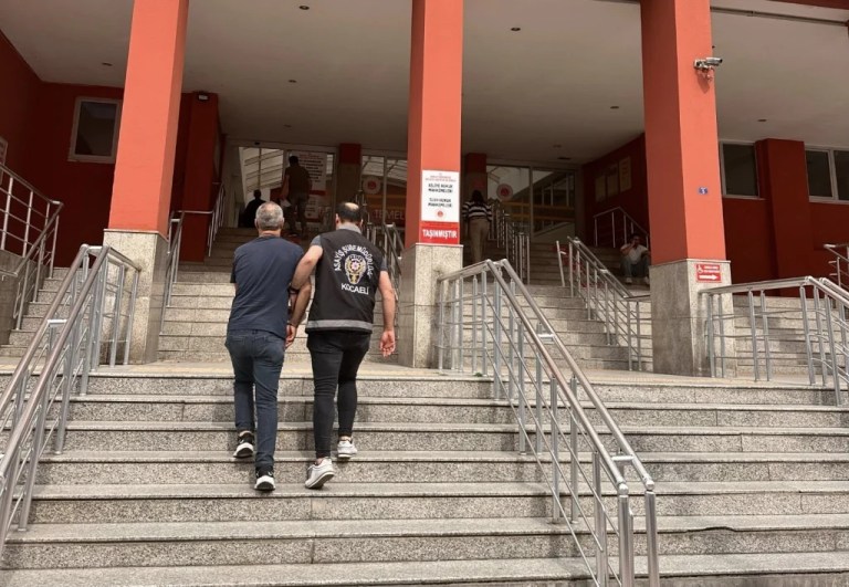 Fuhuş hükümlüsü Kocaeli’de yakalandı!