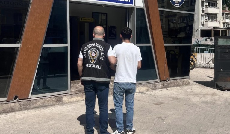 Hırsızlık hükümlüsü kıskıvrak yakalandı!