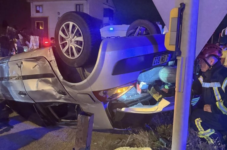 Karamürsel’de takla atan otomobilde 4 yaralı!
