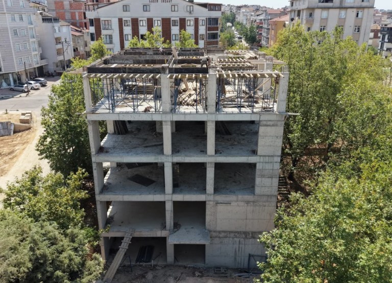 Çayırova'da yeni merkezin kaba inşaatı bitiyor