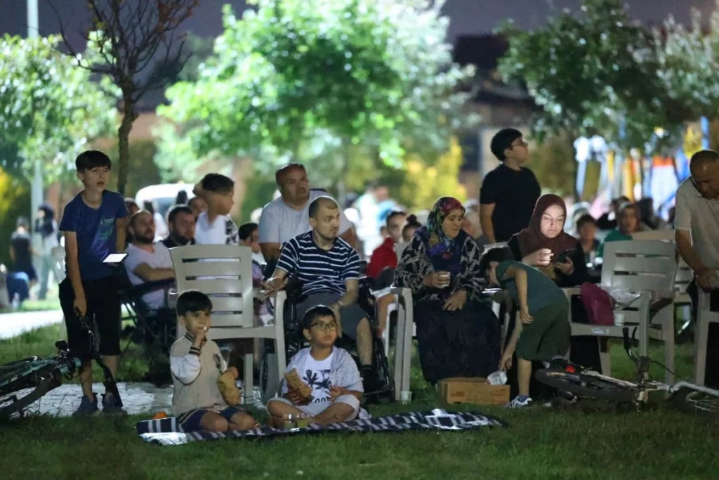 Açık Hava Sinema Geceleri Yaz Akşamlarına Renk Katıyor - 3. görsel
