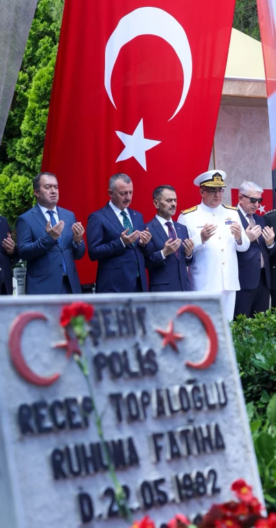 15 Temmuz şehitleri dualarla anıldı