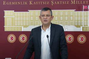 Özgür Özel ve 90 Milletvekili CHP’den İstifa Etti
