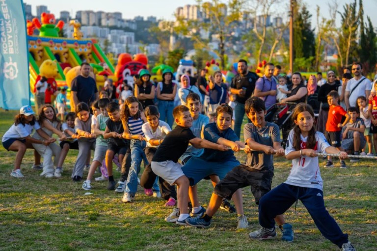 Yaz Akşamları “Çık Dışarıya Oynayalım” ile Renklendi