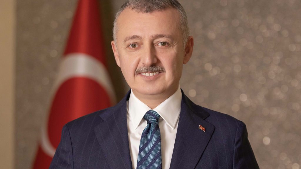 Büyükakın yeni eğitim yılını kutladı
