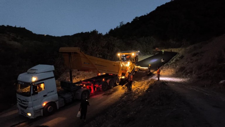 Dereköy'de bozulan yollar yenileniyor! - 2. görsel