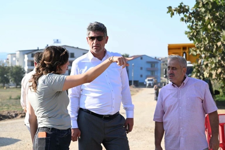 Kartepe'de asfalt çalışmaları sürüyor