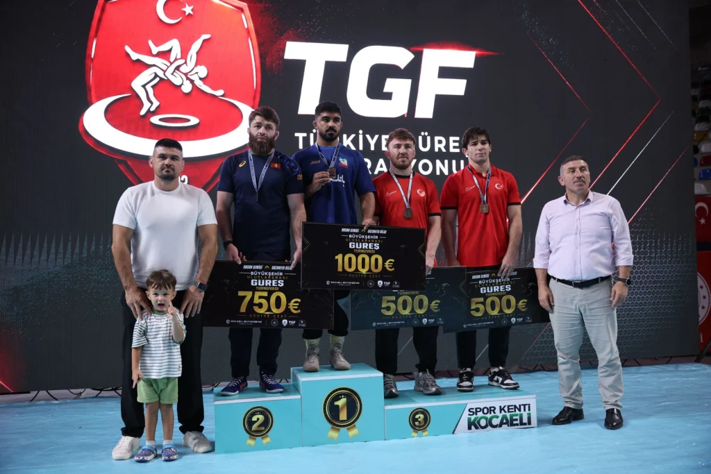 Uluslararası Güreş Turnuvası'nda ilk gün tamamlandı