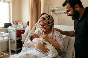 7 tüp bebek denemesinden sonra anneliği tattı