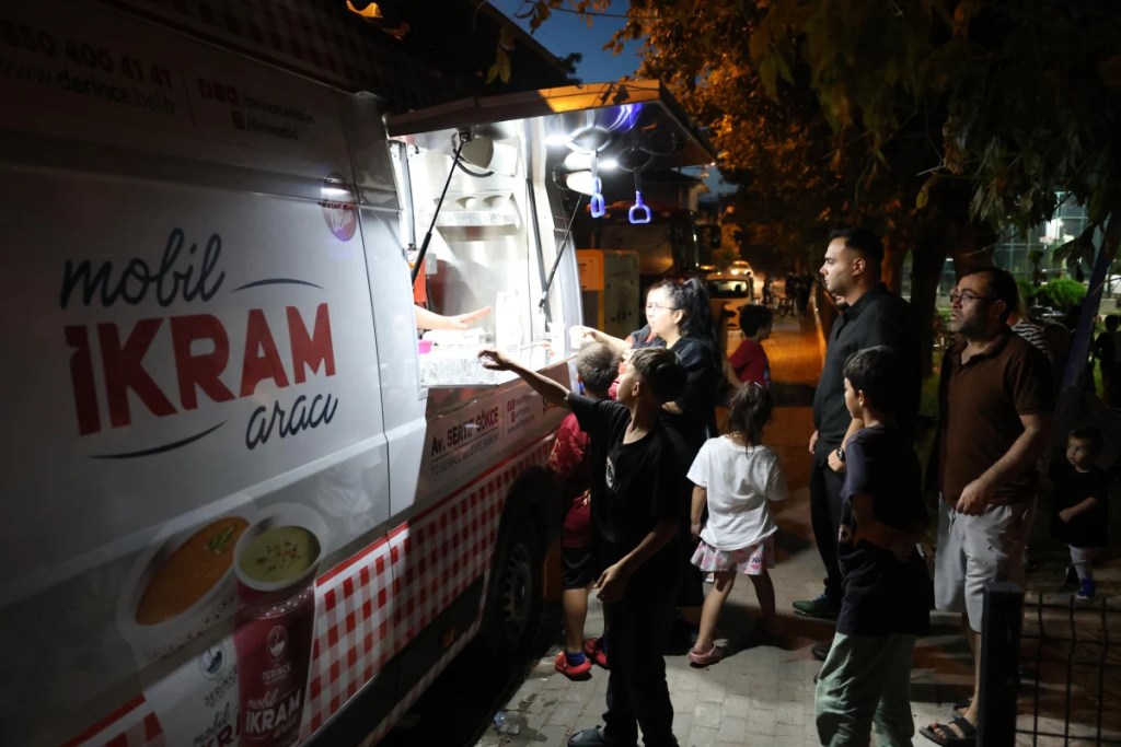 Derince'de açık hava sinema şöleni sona erdi! - 2. görsel