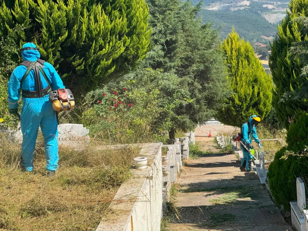 İzmit mezarlıkları bakımdan geçiyor - 2. görsel