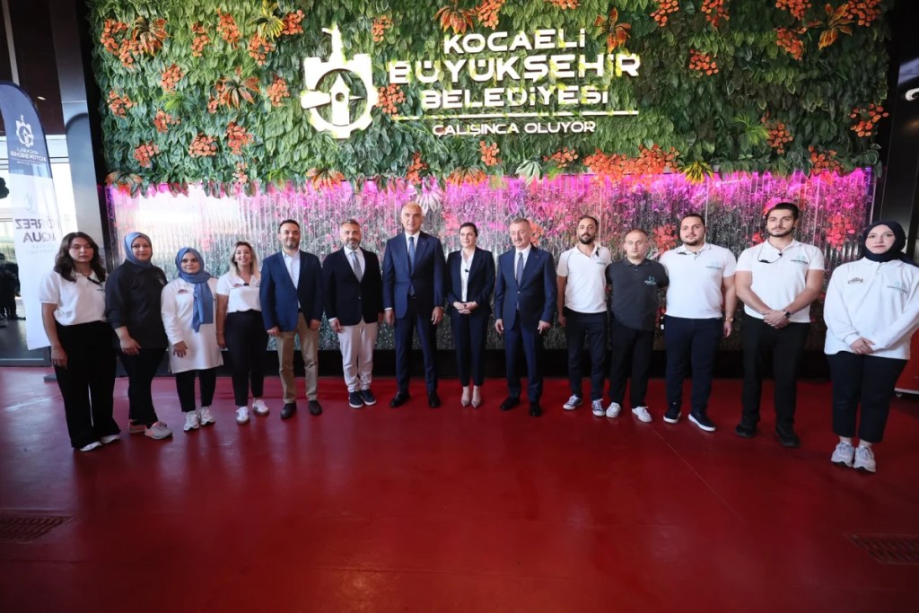 Bakan Ersoy Kocaeli'deki projeleri inceledi