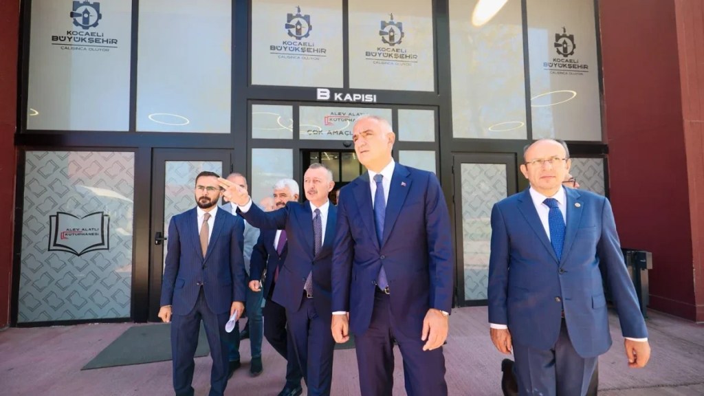 Bakan Ersoy Kocaeli’deki projeleri inceledi