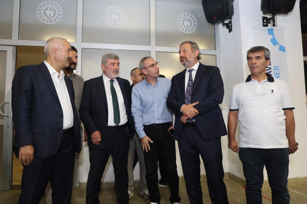Büyükgöz'den voleybol takımına moral ziyareti - 2. görsel
