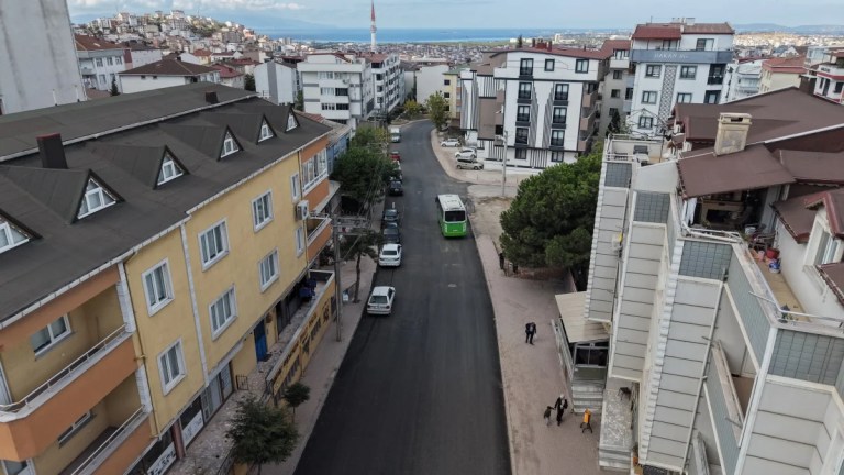 Çayırova'da cadde üstyapısı yenilendi
