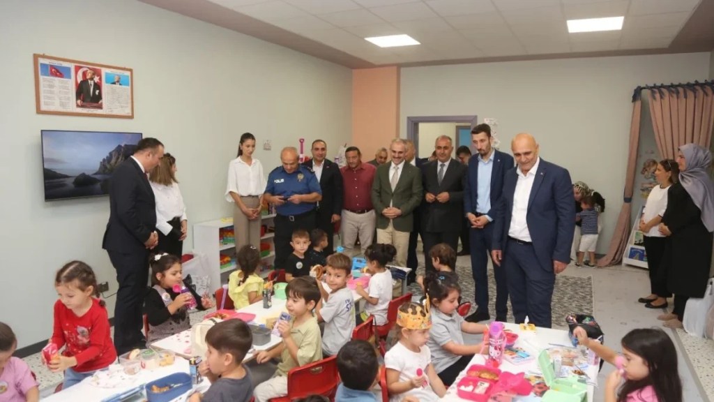 Çayırova’da Yeni Eğitim Yılı Zille Başladı